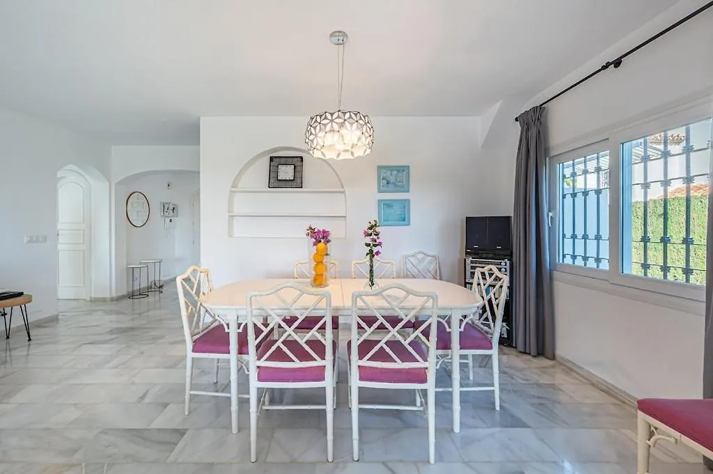 Prázdninový dům Villa Con Piscina Privada Y Jardin Marbella