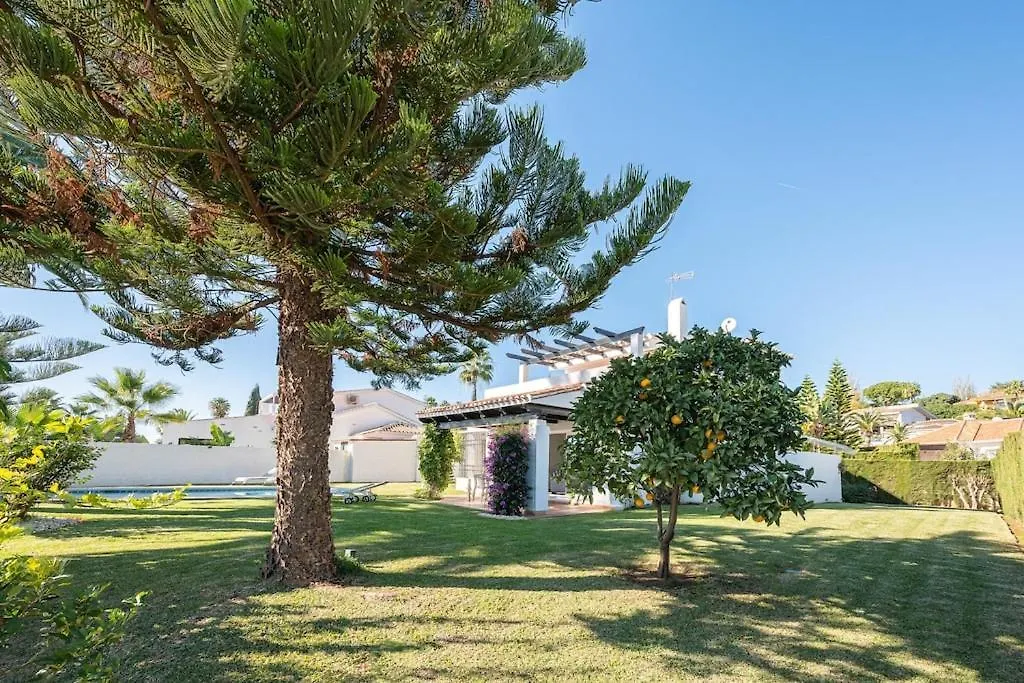 度假居 Villa Con Piscina Privada Y Jardin 马尔韦利亚
