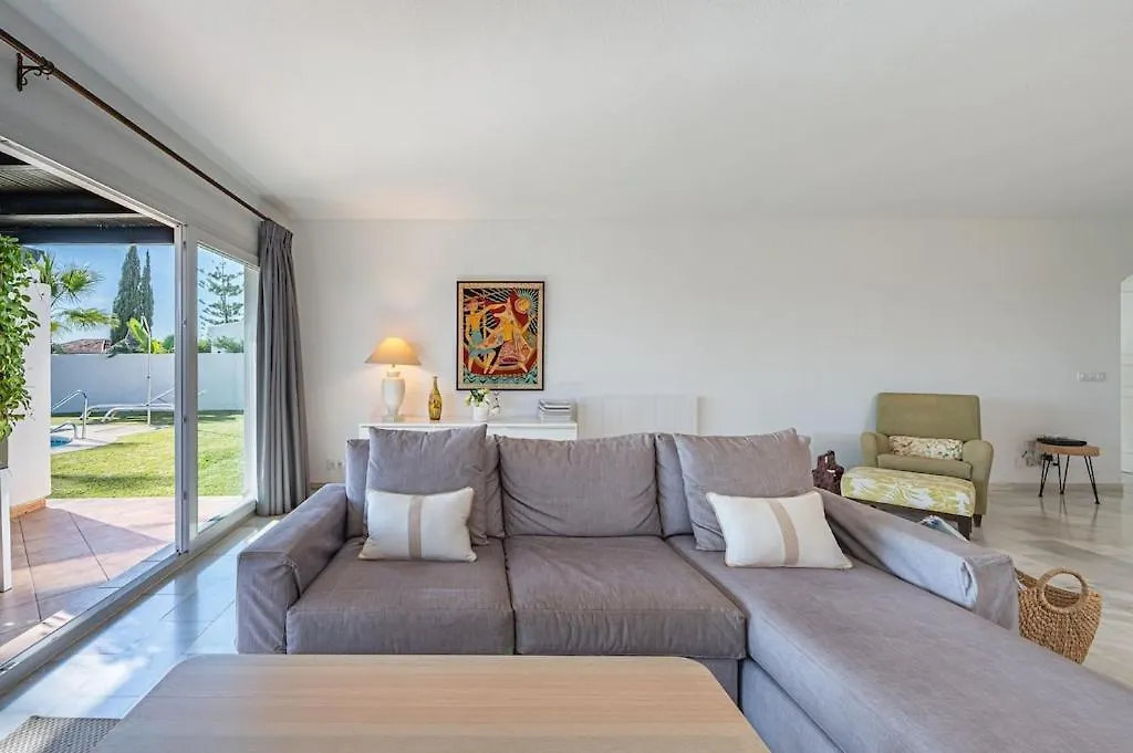 Villa Con Piscina Privada Y Jardin Marbella